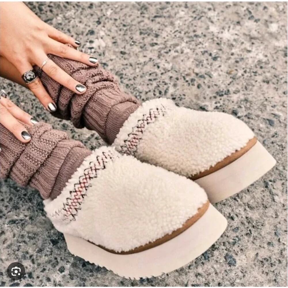 Ugg Tazz Braid Sheepskin Platforms Shoes -RARE